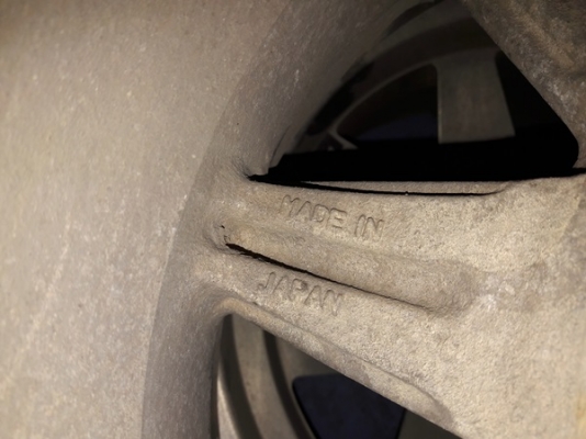 ล้อ5รู 139.7 Made in Japan ขอบ15 กว้าง8 offset-24 ตำหนิ1วง ล้อน้ำหนักเบา ไม่ใช่งานเหล็ก มี4วง ล้อ5รู 139.7 Made in Japan ขอบ15 กว้าง8 offset-24 ตำหนิ1วง ล้อน้ำหนักเบา ไม่ใช่งานเหล็ก มี4วง