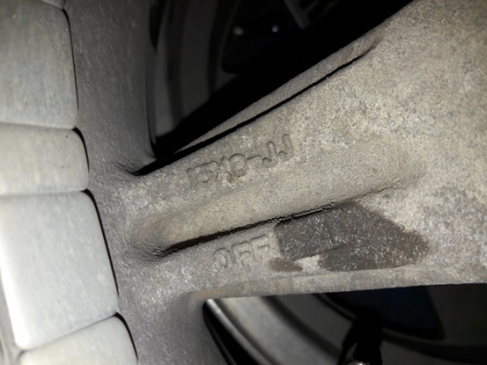 ล้อ5รู 139.7 Made in Japan ขอบ15 กว้าง8 offset-24 ตำหนิ1วง ล้อน้ำหนักเบา ไม่ใช่งานเหล็ก มี4วง ล้อ5รู 139.7 Made in Japan ขอบ15 กว้าง8 offset-24 ตำหนิ1วง ล้อน้ำหนักเบา ไม่ใช่งานเหล็ก มี4วง