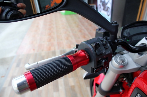 ขาย DUCATI M795 ศูนย์ทองหล่อ ดาวน์28000- รับแลก-เปลี่ยน