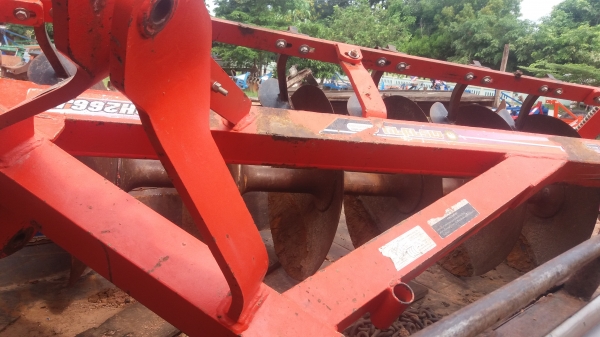 ผาลหกใบ26ตราช้าง266jwใส่70แรง ผาลหกใบ26ตราช้าง266jwใส่70แรง