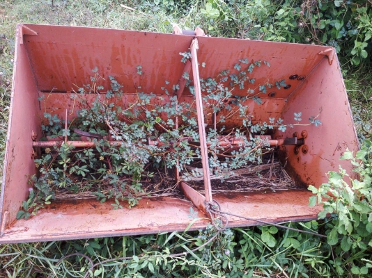 เครื่องหว่านขี่ไก่อุปกรณ์ครบ เครื่องหว่านขี่ไก่อุปกรณ์ครบ