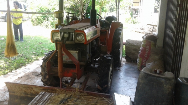 ขายตามสภาพรถไถคูโบต้า22แรงโฟวินมีพานหลังมีดันหน้าเครื่ิองดี