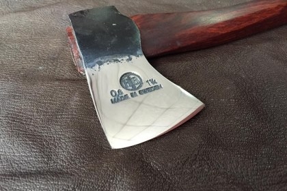 ขายขวานเสือ1 1/4ปอน HULT'S CELEBRATED AXES. MADE IN SWEDEN.แต่งหัว