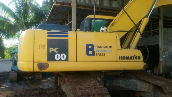 รถขุด KOMATSU PC200-7 เลขไมล์ 12,000 ชั่วโมง.