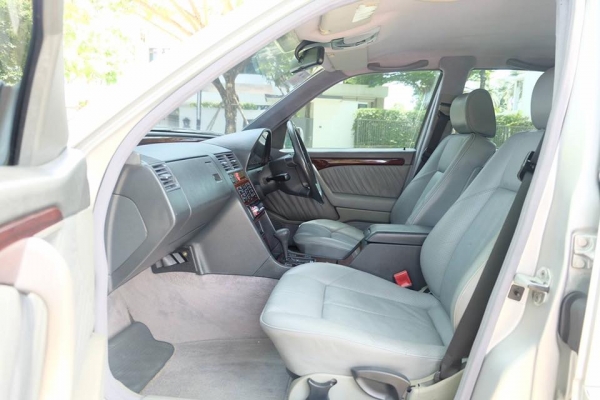 Mercedes Benz C220 สี บ.เงิน ปี 1994 Mercedes Benz C220 สี บ.เงิน ปี 1994