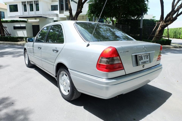 Mercedes Benz C220 สี บ.เงิน ปี 1994 Mercedes Benz C220 สี บ.เงิน ปี 1994