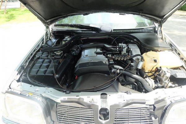 Mercedes Benz C220 สี บ.เงิน ปี 1994 Mercedes Benz C220 สี บ.เงิน ปี 1994