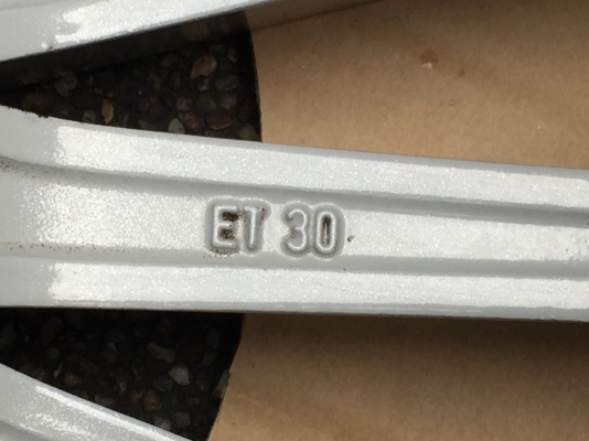 ล้อแท้ AMG Stlye 5 ขอบ18 สภาพสวย สีเดิม ไม่เคยซ่อม ราคาไม่แพง