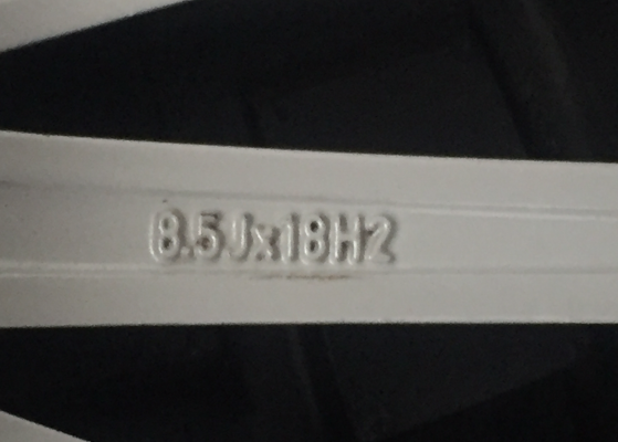 ล้อแท้ AMG Stlye 5 ขอบ18 สภาพสวย สีเดิม ไม่เคยซ่อม ราคาไม่แพง