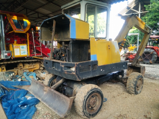 ขายรถแบ็คโฮยันม่าขนาด 40 ล้อยาง