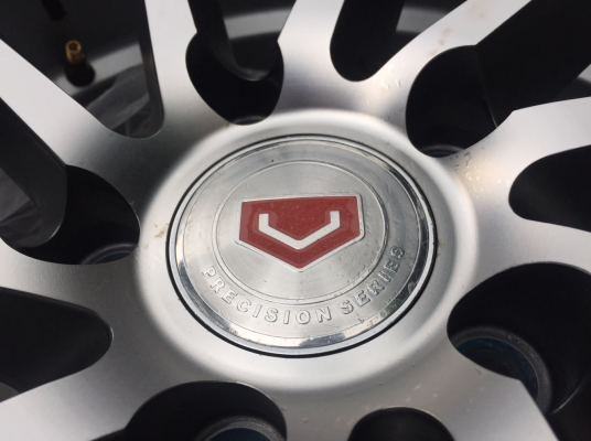 ล้อ Vossen ขอบ18 สภาพป้ายแดง ใช้อาทิตย์เดียว ราคาไม่แพง