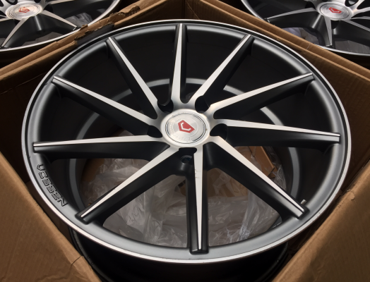 ล้อ Vossen ขอบ18 สภาพป้ายแดง ใช้อาทิตย์เดียว ราคาไม่แพง