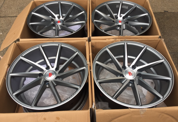 ล้อ Vossen ขอบ18 สภาพป้ายแดง ใช้อาทิตย์เดียว ราคาไม่แพง