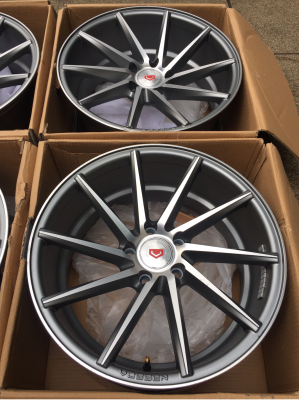 ล้อ Vossen ขอบ18 สภาพป้ายแดง ใช้อาทิตย์เดียว ราคาไม่แพง