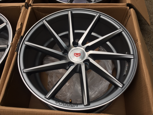 ล้อ Vossen ขอบ18 สภาพป้ายแดง ใช้อาทิตย์เดียว ราคาไม่แพง