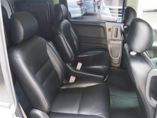 H0NDA FreeD Top สีขาว ปี 2011