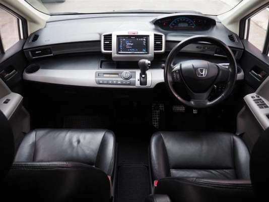 H0NDA FreeD Top สีขาว ปี 2011