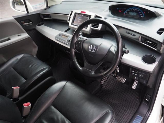 H0NDA FreeD Top สีขาว ปี 2011