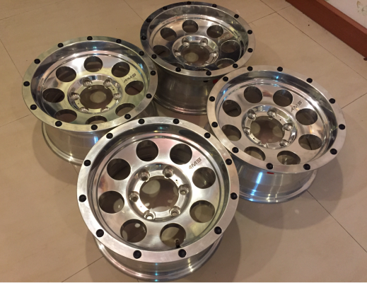 ล้อใหม่ลาย Mickey Thomson ขอบ15 ราคาไม่แพง