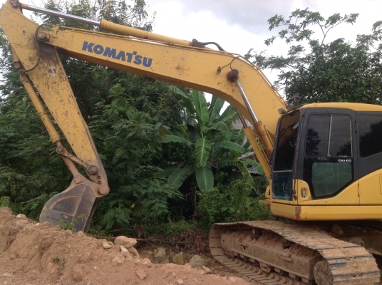 ขายรถแบคโฮ KOMATSU PC200-7 เอกสารเล่มทะเบียน ราคา 1450000 กับ 1550000
