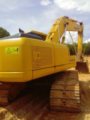 ขายรถแบคโฮ KOMATSU PC200-7 เอกสารเล่มทะเบียน ราคา 1450000 กับ 1550000