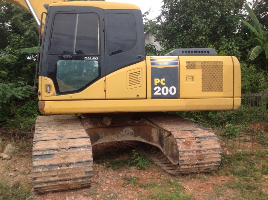 ขายรถแบคโฮ KOMATSU PC200-7 เอกสารเล่มทะเบียน ราคา 1450000 กับ 1550000