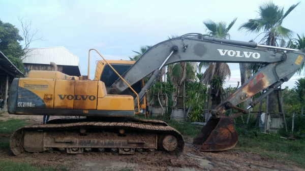 ขายรถแบคโฮ VOLVO EC210LC เอกสารเล่มทะเบียน ราคา 1050000