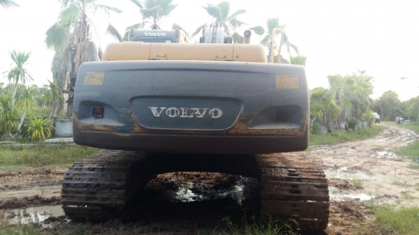 ขายรถแบคโฮ VOLVO EC210LC เอกสารเล่มทะเบียน ราคา 1050000