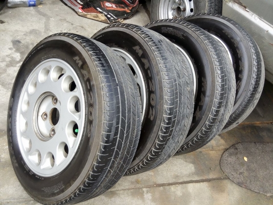 แม็กขอบ 15 ใส่รถ 4 รู 114 พร้อมยางแม็กซิสปี 15 แม็กขอบ 15 ใส่รถ 4 รู 114 พร้อมยางแม็กซิสปี 15