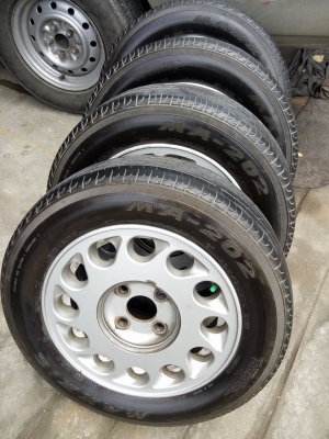 แม็กขอบ 15 ใส่รถ 4 รู 114 พร้อมยางแม็กซิสปี 15 แม็กขอบ 15 ใส่รถ 4 รู 114 พร้อมยางแม็กซิสปี 15