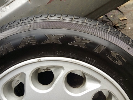 แม็กขอบ 15 ใส่รถ 4 รู 114 พร้อมยางแม็กซิสปี 15 แม็กขอบ 15 ใส่รถ 4 รู 114 พร้อมยางแม็กซิสปี 15