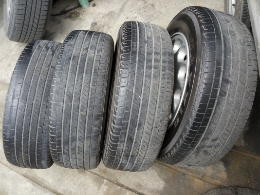 แม็กขอบ 15 ใส่รถ 4 รู 114 พร้อมยางแม็กซิสปี 15 แม็กขอบ 15 ใส่รถ 4 รู 114 พร้อมยางแม็กซิสปี 15