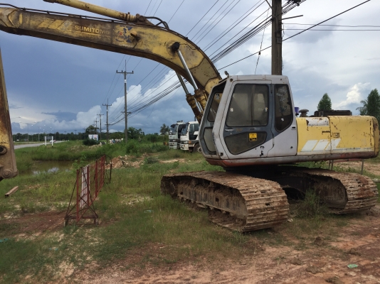 ขาย sumitomo sh 200 เครื่องฟิตใหม่ ปั้มใหม่ รถสวยพร้อมใฃ้งานราคา 650,000 สนใจต0895770265