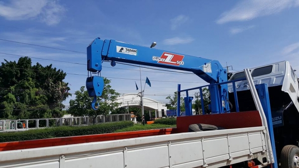 ร๊อกกี้195 รถประกอบติดเครน 3 ตัน ท้องวี 3 ชัก กระบะยาว 6.20 เมตร รถสวยพร้อมใช้ ร๊อกกี้195 รถประกอบติดเครน 3 ตัน ท้องวี 3 ชัก กระบะยาว 6.20 เมตร รถสวยพร้อมใช้