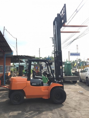 TOYOTA 7FD40 รถ 4 ตัน ดีเซล 13Z เสา 4 เมตร TOYOTA 7FD40 รถ 4 ตัน ดีเซล 13Z เสา 4 เมตร