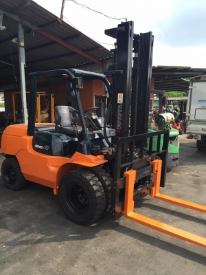 TOYOTA 7FD40 รถ 4 ตัน ดีเซล 13Z เสา 4 เมตร TOYOTA 7FD40 รถ 4 ตัน ดีเซล 13Z เสา 4 เมตร