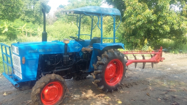 จัดส่งพี่จาก จ.ชัยภูมิครับ ขายรถไถเเชมป์304 SLXขับเคลื่อน4ล้อ พร้อมผาน6และโรตารี่ตีดิน พร้อมใช้งาน