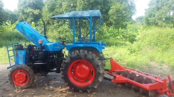 จัดส่งพี่จาก จ.ชัยภูมิครับ ขายรถไถเเชมป์304 SLXขับเคลื่อน4ล้อ พร้อมผาน6และโรตารี่ตีดิน พร้อมใช้งาน จัดส่งพี่จาก จ.ชัยภูมิครับ ขายรถไถเเชมป์304 SLXขับเคลื่อน4ล้อ พร้อมผาน6และโรตารี่ตีดิน พร้อมใช้งาน