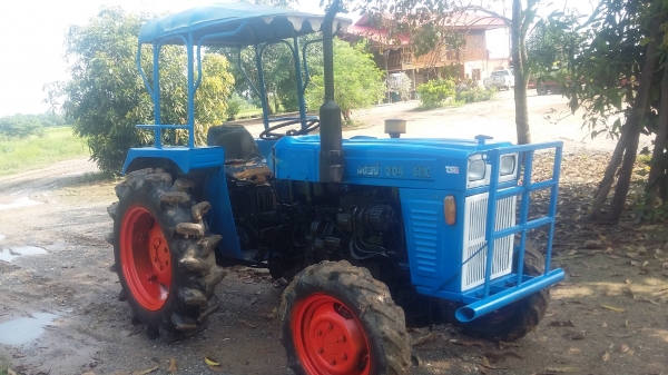 จัดส่งพี่จาก จ.ชัยภูมิครับ ขายรถไถเเชมป์304 SLXขับเคลื่อน4ล้อ พร้อมผาน6และโรตารี่ตีดิน พร้อมใช้งาน จัดส่งพี่จาก จ.ชัยภูมิครับ ขายรถไถเเชมป์304 SLXขับเคลื่อน4ล้อ พร้อมผาน6และโรตารี่ตีดิน พร้อมใช้งาน