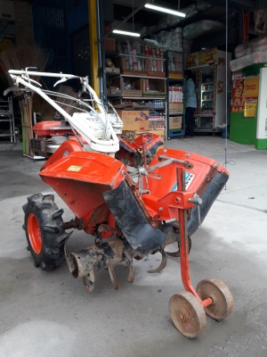 รถพรวนดินเก่าญี่ปุ่น