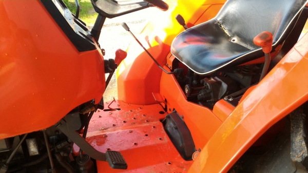 ขายรถไถ KUBOTA L4508 พร้อมอุปกรณ์ดันหน้า และผาน6 ยางใหม่4เส้น แบตเตอรี่ใหม่ เปลี่ยนถ่ายน้ำมันรอบตัวพร้อมกรองให้ใหม่ ราคา 250,000 บาท อ.แกลง จ.ระยอง DC Tractor Rayong 0818618678,0899347475 https://www.facebook.com/DC-Tractor-Rayong-3071545327…/sh ขายรถไถ KUBOTA L4508 พร้อมอุปกรณ์ดันหน้า และผาน6 ยางใหม่4เส้น แบตเตอรี่ใหม่ เปลี่ยนถ่ายน้ำมันรอบตัวพร้อมกรองให้ใหม่ ราคา 250,000 บาท อ.แกลง จ.ระยอง DC Tractor Rayong 0818618678,0899347475 https://www.facebook.com/DC-Tractor-Rayong-3071545327…/sh