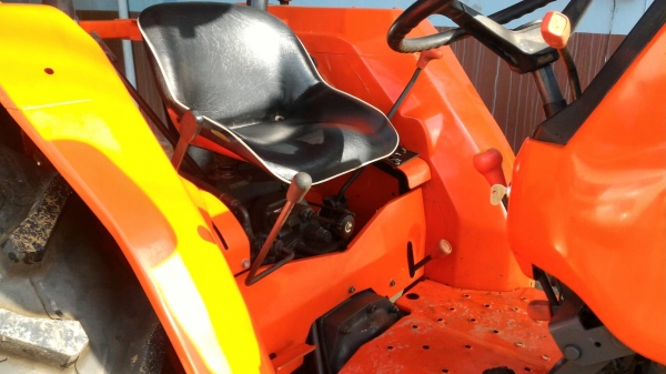 ขายรถไถ KUBOTA L4508 พร้อมอุปกรณ์ดันหน้า และผาน6 ยางใหม่4เส้น แบตเตอรี่ใหม่ เปลี่ยนถ่ายน้ำมันรอบตัวพร้อมกรองให้ใหม่ ราคา 250,000 บาท อ.แกลง จ.ระยอง DC Tractor Rayong 0818618678,0899347475 https://www.facebook.com/DC-Tractor-Rayong-3071545327…/sh ขายรถไถ KUBOTA L4508 พร้อมอุปกรณ์ดันหน้า และผาน6 ยางใหม่4เส้น แบตเตอรี่ใหม่ เปลี่ยนถ่ายน้ำมันรอบตัวพร้อมกรองให้ใหม่ ราคา 250,000 บาท อ.แกลง จ.ระยอง DC Tractor Rayong 0818618678,0899347475 https://www.facebook.com/DC-Tractor-Rayong-3071545327…/sh