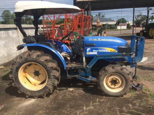 รถไถ New Holland TC48R รถไถ New Holland TC48R