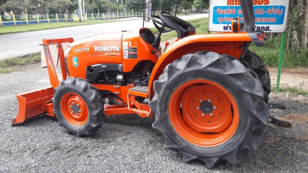 ขายรถไถL3608ใบมีดผาลพรวนพร้อมใช้ครับ ขายรถไถL3608ใบมีดผาลพรวนพร้อมใช้ครับ