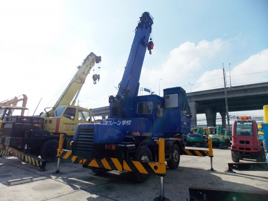 ขายครับ เครนสำหรับฝึกหัด นำเข้ามาเอง มือ 2 จากญี่ปุ่นโดยตรง