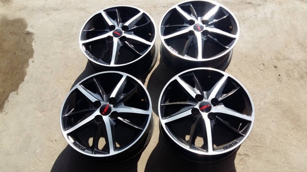 ขายล้อแม็ก vios trd 15" สนใจติดต่อ ตาเล็ก ล้อและยางครับ 081-3747940