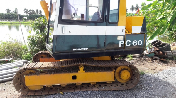 ขายKOMATSU PC60-5  เก่าใน...มีลายแย๊ก...ปรับสภาพใหม่....พร้อมใช้..ลองระบบกันได้ทุกวัน...โทร089-3818694  ดวงนภา