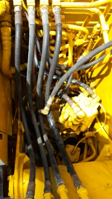 ขายKOMATSU PC60-5  เก่าใน...มีลายแย๊ก...ปรับสภาพใหม่....พร้อมใช้..ลองระบบกันได้ทุกวัน...โทร089-3818694  ดวงนภา