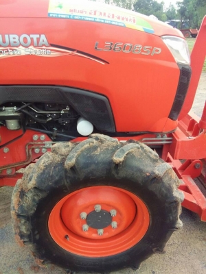 ขายรถไถ KUBOTA L3608SP จดทะเบียนปี2558 ใช้งานน้อยมาก สภาพดี อุปกรณ์ ดันหน้า ผานหลัง เอกสารเล่มทะเบียนพร้อมโอน ราคา360,000 สนใจโทร 090-8588220คุณนะ 093-3258446คุณบิว หรือเข้าดูสินค้าอื่นๆได้ที่ www.narong2truck.com หรือ www.truck.in.th/498 หรือเพจFacebook