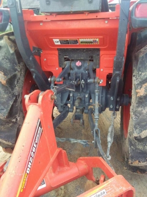 ขายรถไถ KUBOTA L3608SP จดทะเบียนปี2558 ใช้งานน้อยมาก สภาพดี อุปกรณ์ ดันหน้า ผานหลัง เอกสารเล่มทะเบียนพร้อมโอน ราคา360,000 สนใจโทร 090-8588220คุณนะ 093-3258446คุณบิว หรือเข้าดูสินค้าอื่นๆได้ที่ www.narong2truck.com หรือ www.truck.in.th/498 หรือเพจFacebook